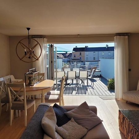 Central Modern Townhouse In Saundersfoot Exterior photo